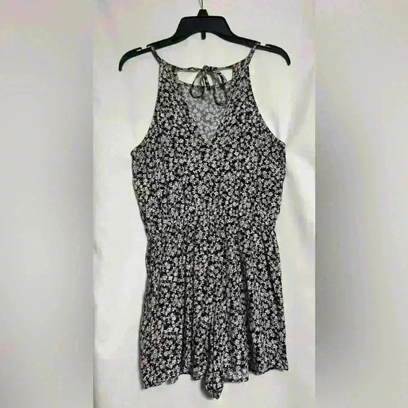 Floral Print Romper, Brand Unknown, Bought at Kohls, Womens Size Medium A0054 - Picture 4 of 9